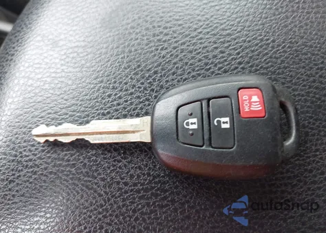 2016 Toyota Rav4 Le z USA, uszkodzony, nr VIN JTMBFREVXGJ092836